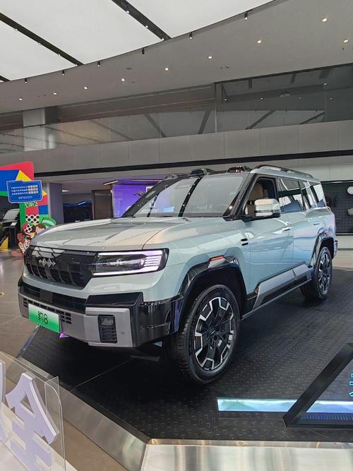 重庆46比亚迪方程豹硬派越野的爆款，英菲尼迪35周年与你共成长